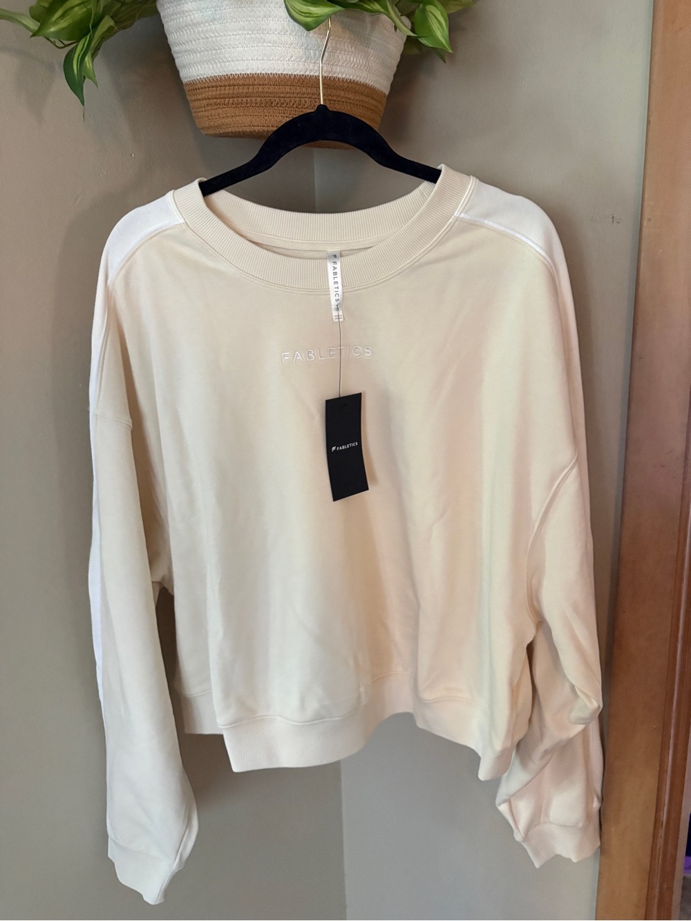 Fabletics Cream Pullover Crewneck Sweatshirt